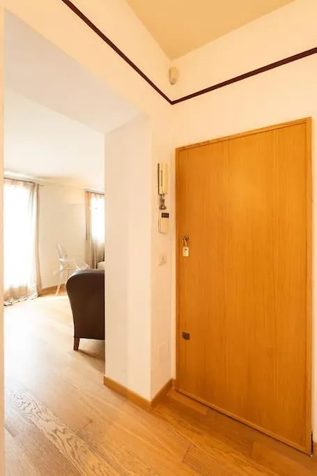 Elegante Trilocale Nel Cuore Di Brera - Mirable Pm Milan 0*,  Italy