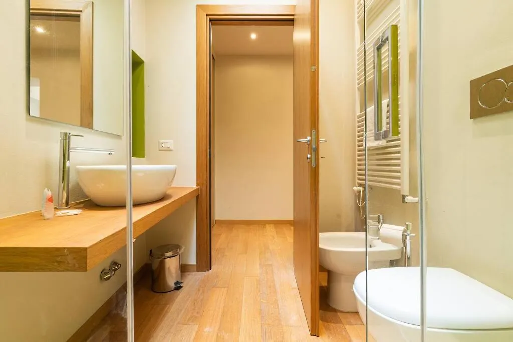 Elegante Trilocale Nel Cuore Di Brera - Mirable Pm Milan 0*,  Italy